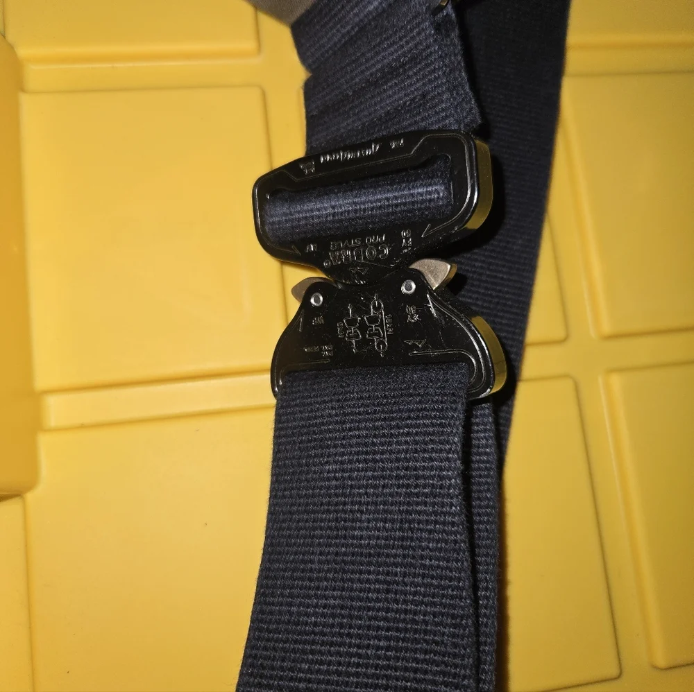 Trakke Largo Sling Olive: really nice high end look & feel - Picture 7 of 7